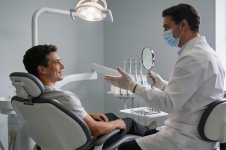 Стоматолог дает рекомендации